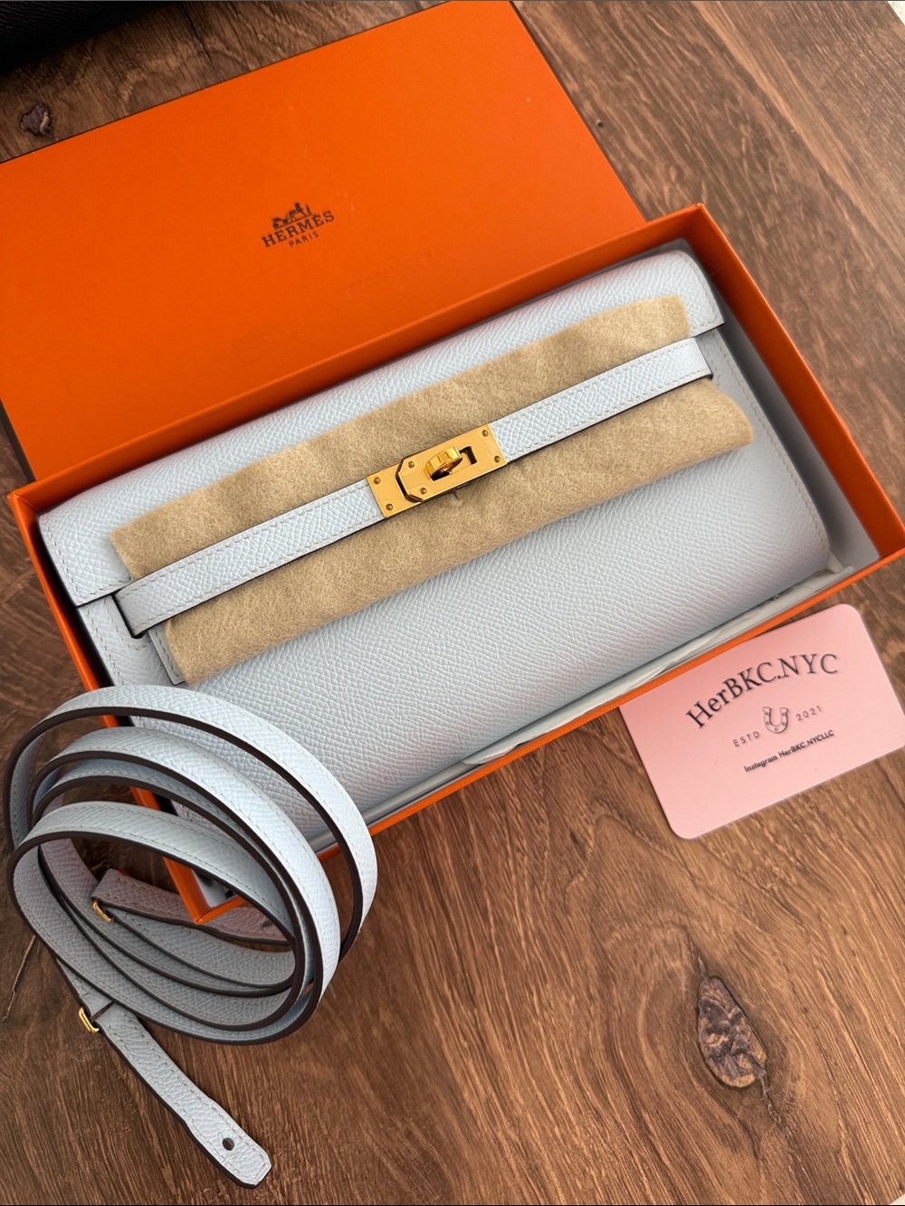 Hermès Mini Kelly Pochette in White with Gold Hardware
